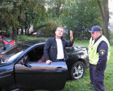 Уснул после аварии (10 фото)