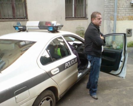 Уснул после аварии (10 фото)