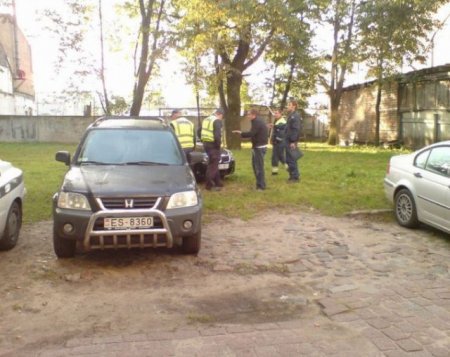 Уснул после аварии (10 фото)