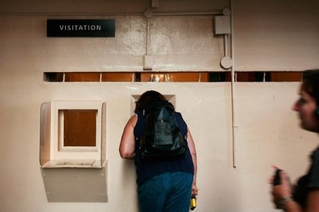 Знаменитой тюрьме Алькатрас (Alcatraz) 75 лет