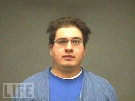 Лица серийных убийц (29 фото)