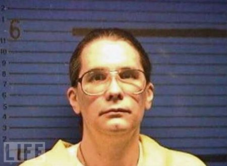 Лица серийных убийц (29 фото)