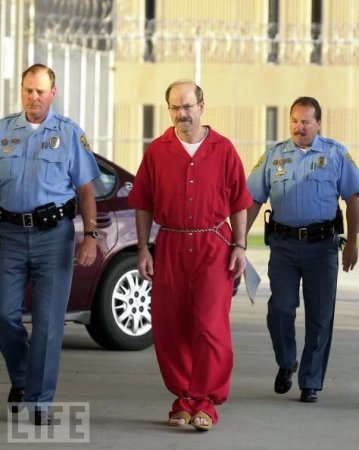 Лица серийных убийц (29 фото)