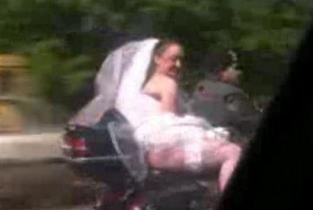 Свадьба на мотоциклах (5 фото)