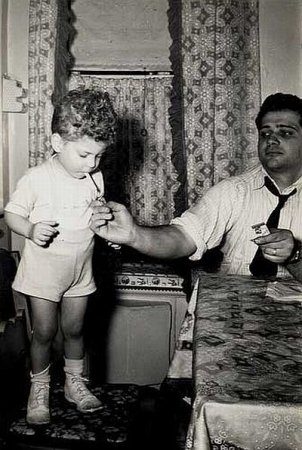 Дети и сигареты (15 фото)