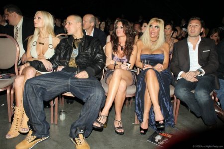 Награда звездам взрослых фильмов (25 фото)