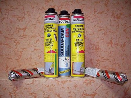 Детишки решили немножко подогреть монтажню пену