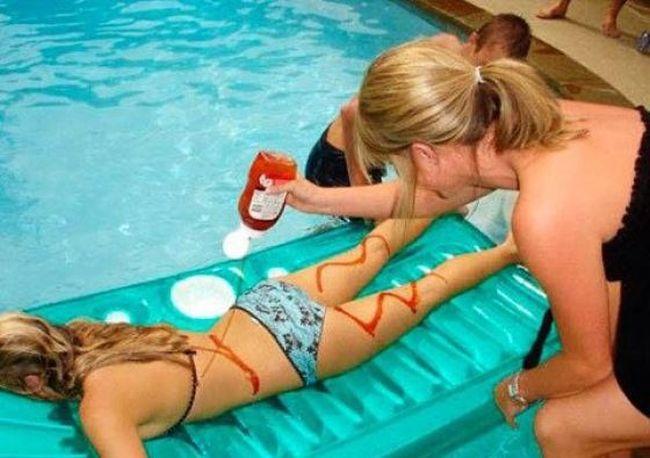 Антисексуальные девушки (29 фото)