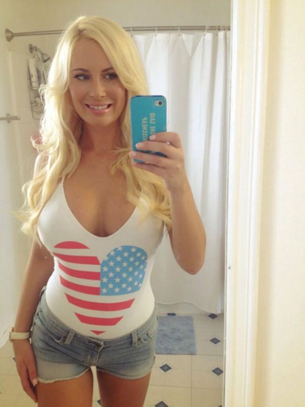 Девушки в шортиках