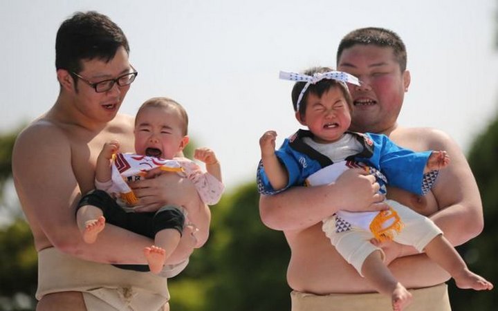 Самые необычные соревнования, которые проводятся в мире