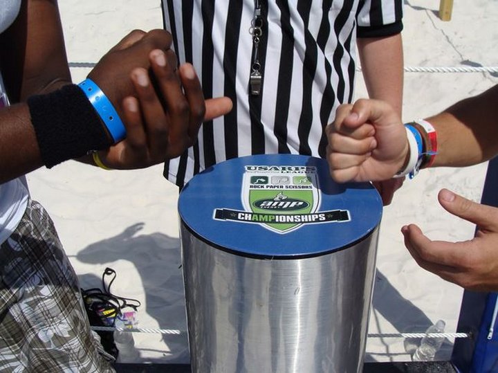 Самые необычные соревнования, которые проводятся в мире