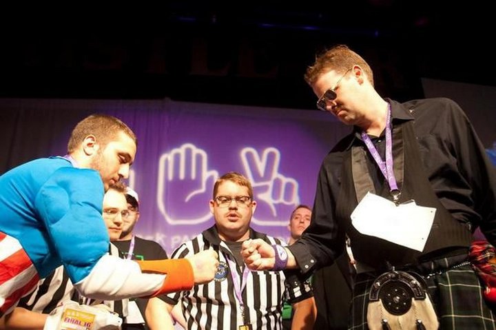 Самые необычные соревнования, которые проводятся в мире