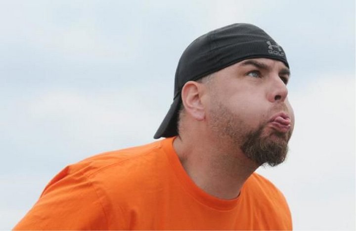 Самые необычные соревнования, которые проводятся в мире