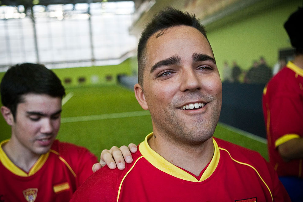 Футбол в темноте Футбол в темноте