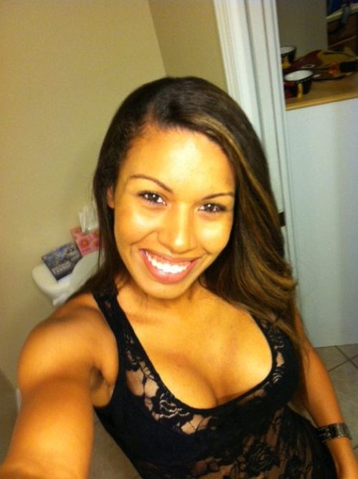 Девушки, которым трудно смотреть в глаза (40 фото)