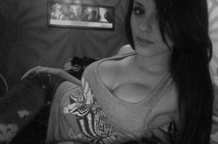 Девушки, которым трудно смотреть в глаза (40 фото)