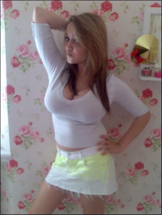 Девушки, которым трудно смотреть в глаза (40 фото)