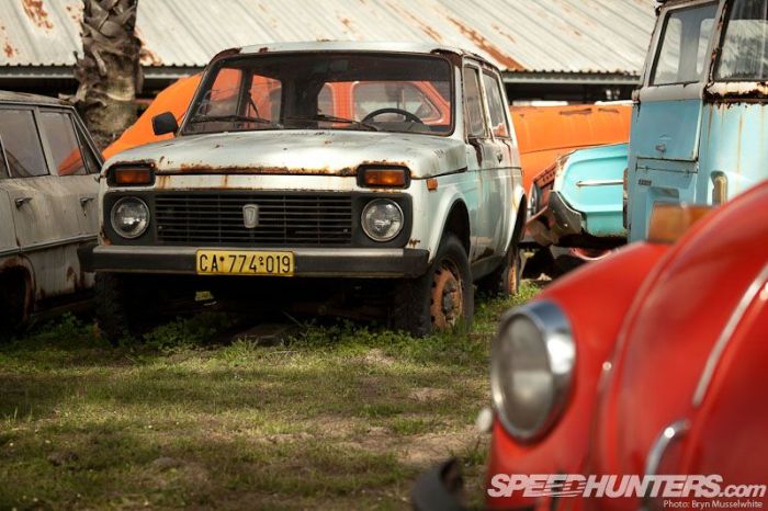 Музей ретро-автомобилей под открытым небом (46 фото)