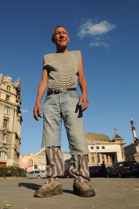 Славик — самый модный бомж Украины