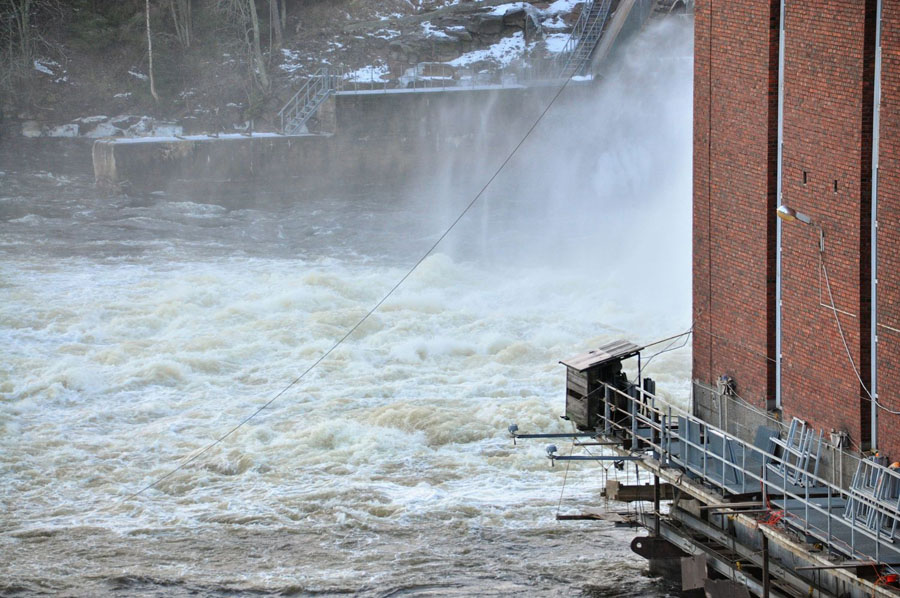 Запуск гидроагрегата на Лесогорской ГЭС