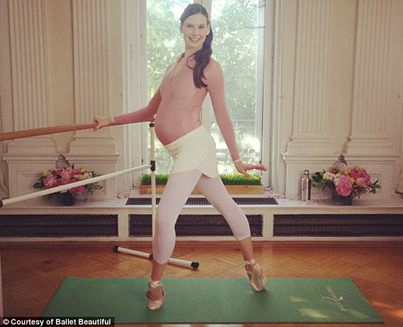 Беременная балерина