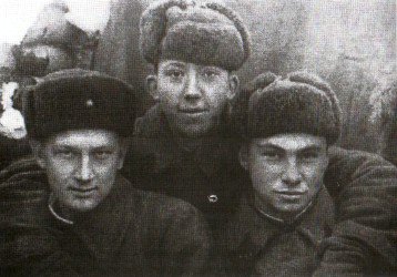 Из сержантов — в рядовые Из сержантов — в рядовые