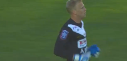 Вратарь удален после 44 секунд игры