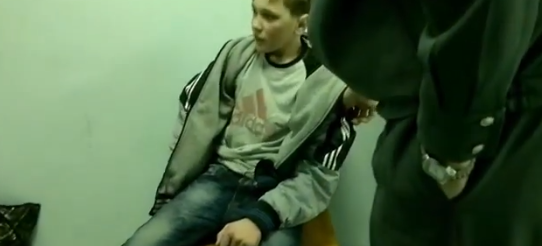 14-ти летний подросток в отделении полиции