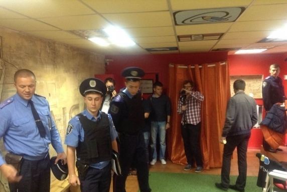 В офисе FEMEN ищут взрывчатку