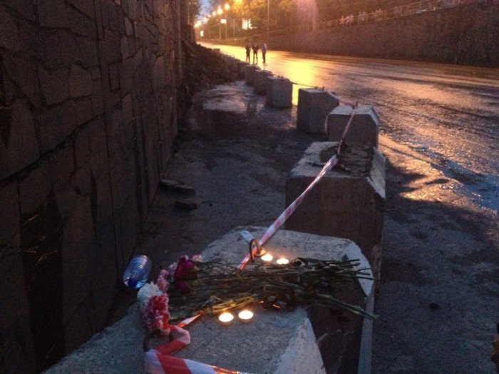 Из-за обрушения стены на проспекте Свободный в Красноярске всё ещё перекрыто движение транспорта