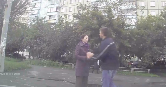 Девченка втащила дерзкому мужику В Челябинске