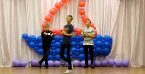 Танцы в русской деревне