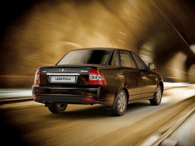 Обновленная Priora: обнародованы фотографии и цены