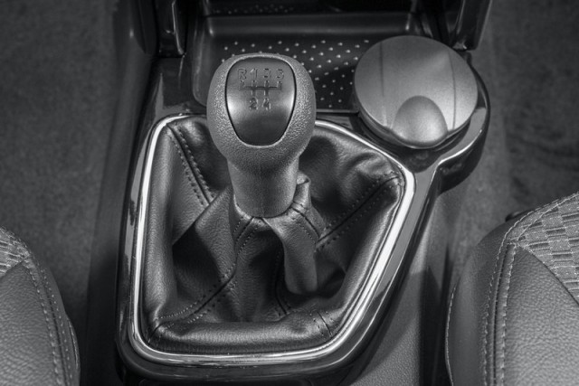 Обновленная Priora: обнародованы фотографии и цены