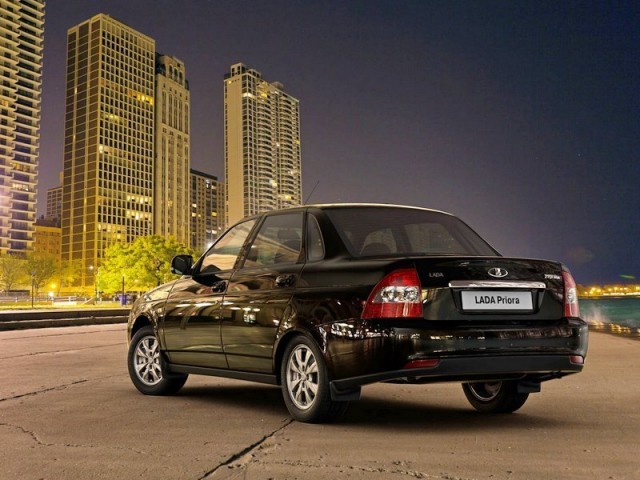 Обновленная Priora: обнародованы фотографии и цены