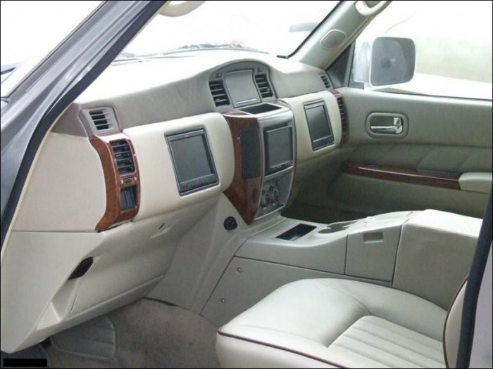 Арабский Nissan Patrol