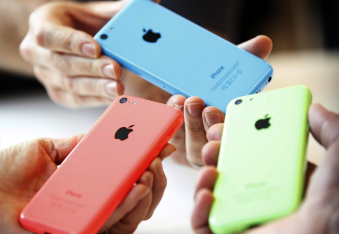 Nokia посмеялась над разноцветными iPhone 5C
