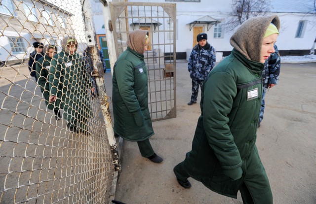 Российских заключенных ждет массовая амнистия