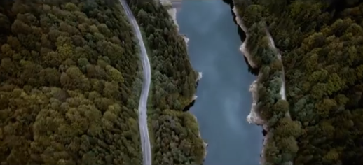 Реклама спорткара? внедорожника?