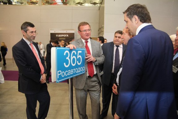 Километровые столбики заменят