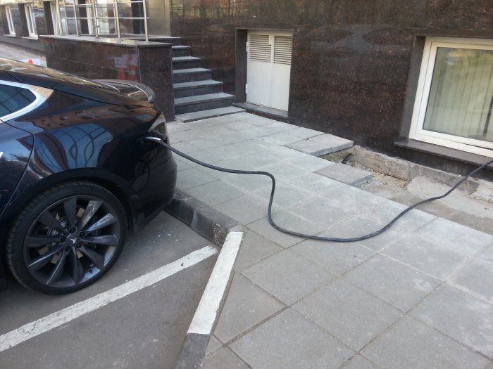 Всем теслы, посоны!