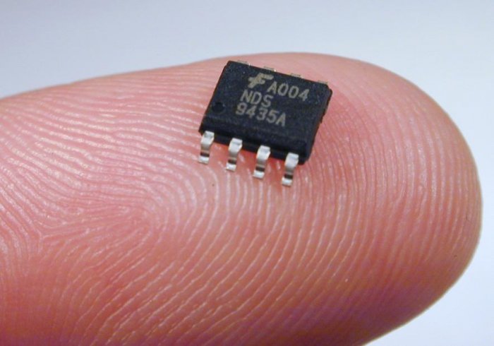 В питерских утюгах обнаружены китайские «жучки»