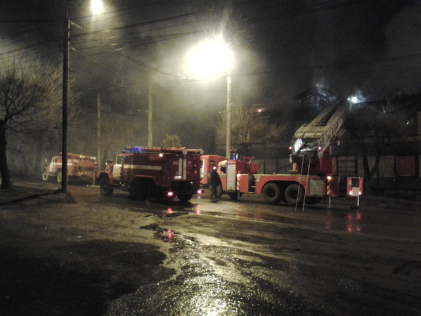 Сильный пожар в Красноярске: улица Маерчака перекрыта!