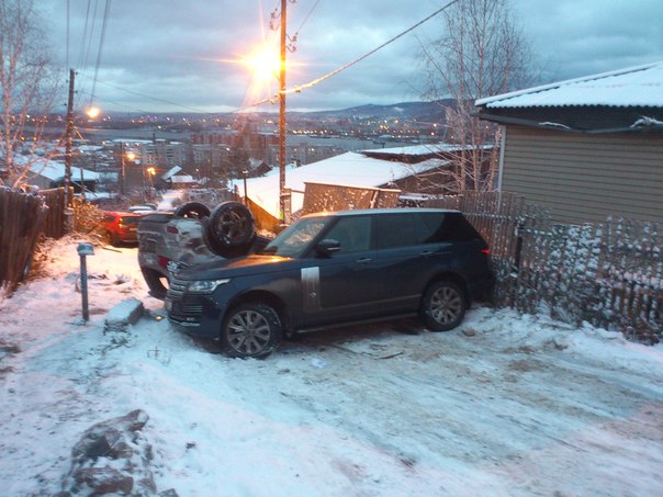 В Красноярске одну дорогу не поделили более десяти автомобилей В Красноярске одну дорогу не поделили более десяти автомобилей