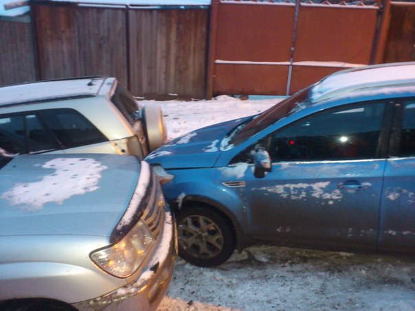 В Красноярске одну дорогу не поделили более десяти автомобилей В Красноярске одну дорогу не поделили более десяти автомобилей