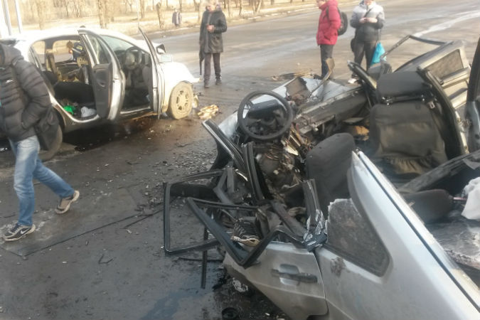 Место ДТП с пятью погибшими в Красноярске до сих пор оцеплено