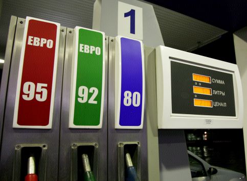 Бензин подорожает на 10% в будущем году