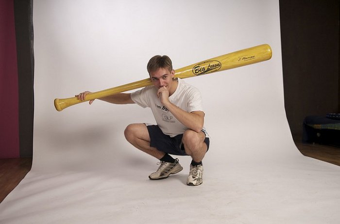 Возите ли вы с собой бейсбольную биту?