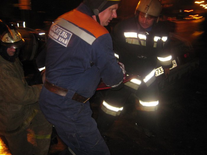 Место ДТП с пятью погибшими в Красноярске до сих пор оцеплено