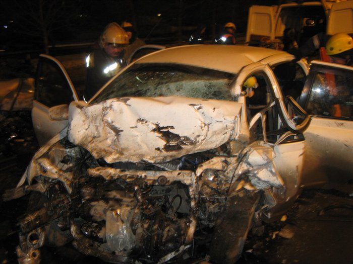 Место ДТП с пятью погибшими в Красноярске до сих пор оцеплено